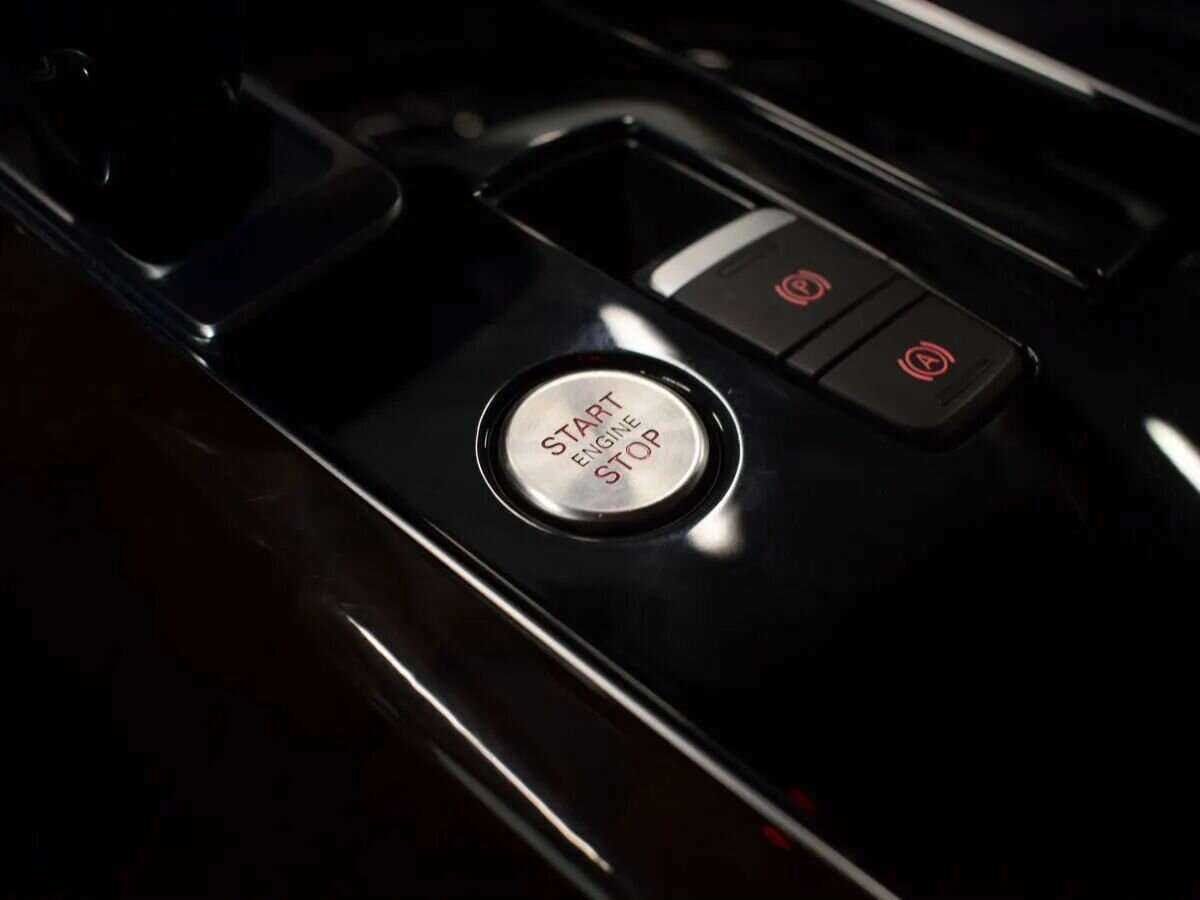 Audi A8 с пробегом — 2015 год. Фото: #21