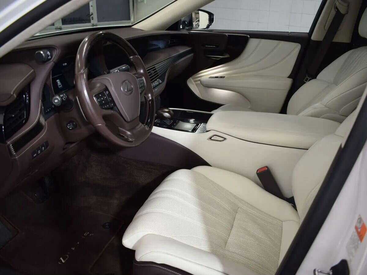 Lexus LS с пробегом — 2018 год. Фото: #4