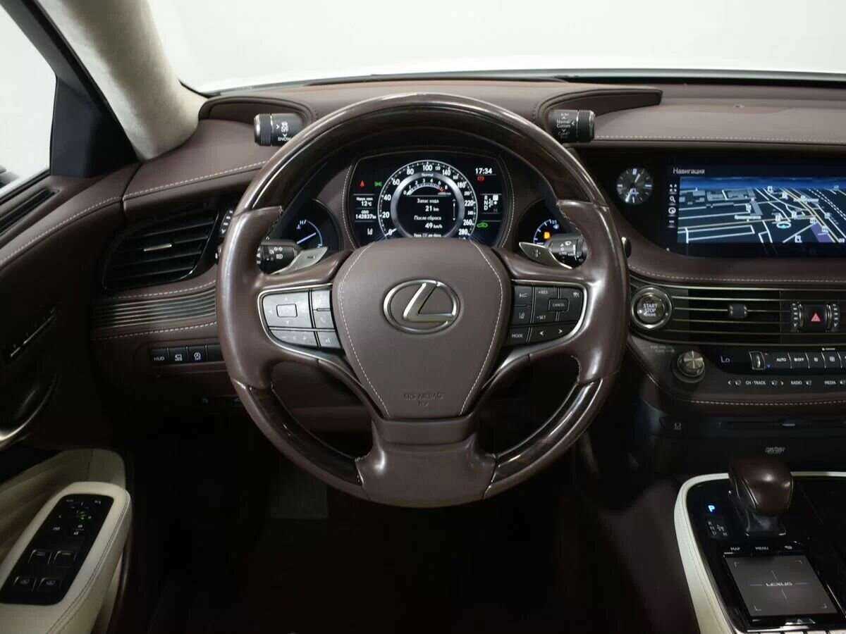 Lexus LS с пробегом — 2018 год. Фото: #9