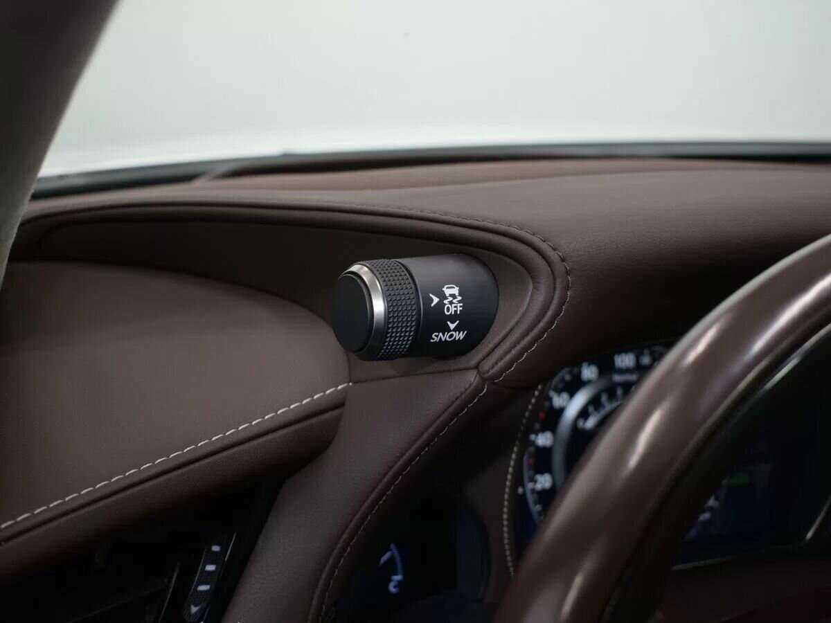 Lexus LS с пробегом — 2018 год. Фото: #12