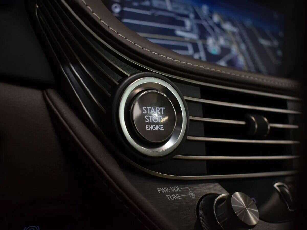 Lexus LS с пробегом — 2018 год. Фото: #15