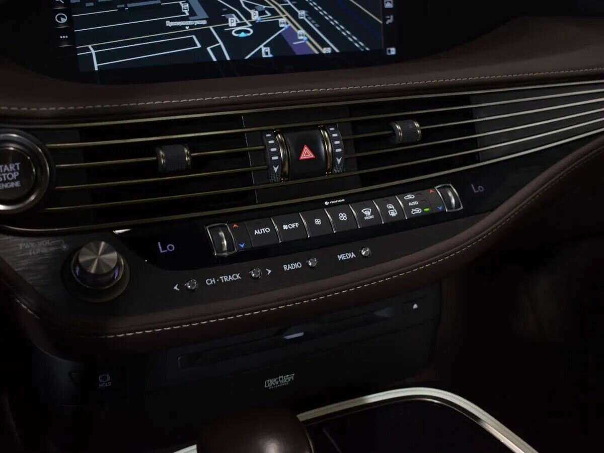 Lexus LS с пробегом — 2018 год. Фото: #16