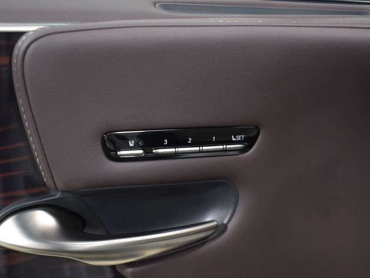 Lexus LS с пробегом — 2018 год. Фото: #20