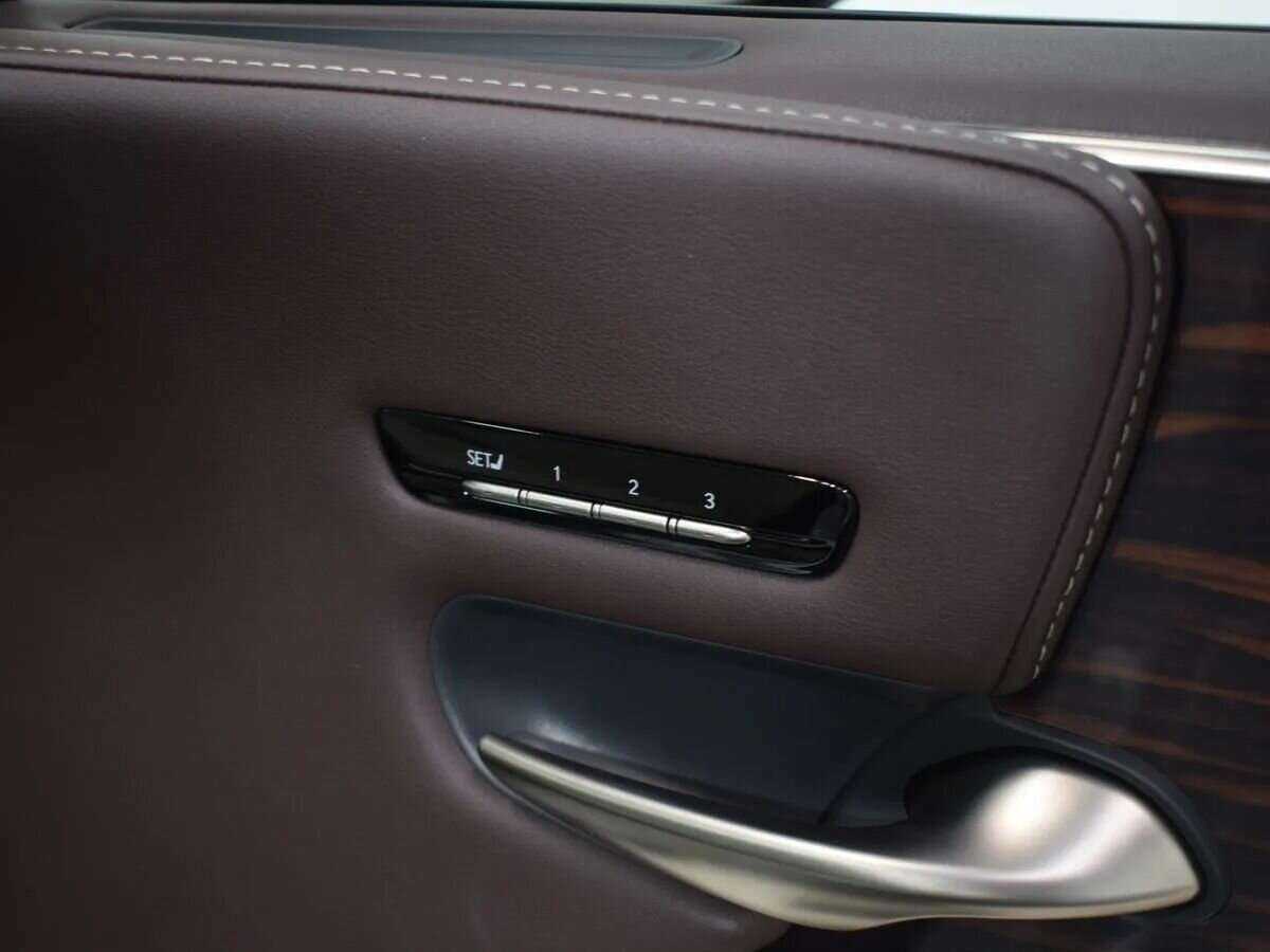 Lexus LS с пробегом — 2018 год. Фото: #23