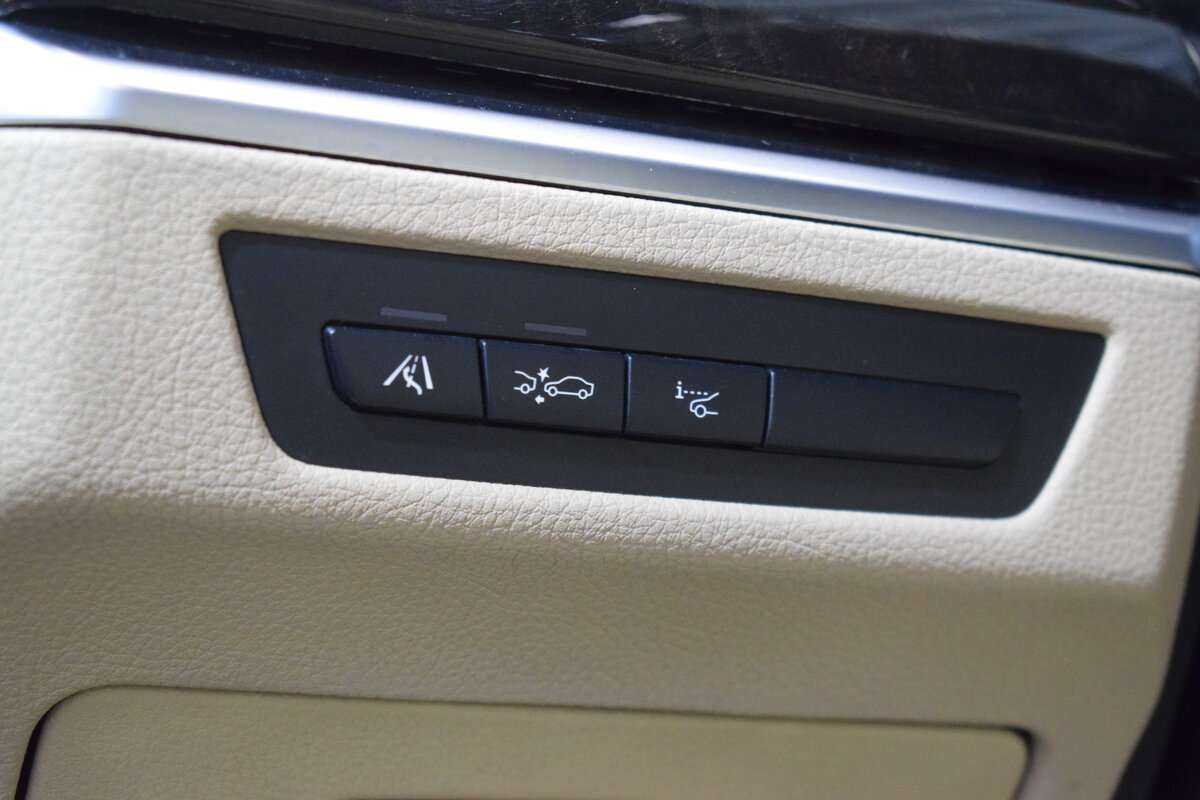 BMW 5 серии с пробегом — 2011 год. Фото: #11