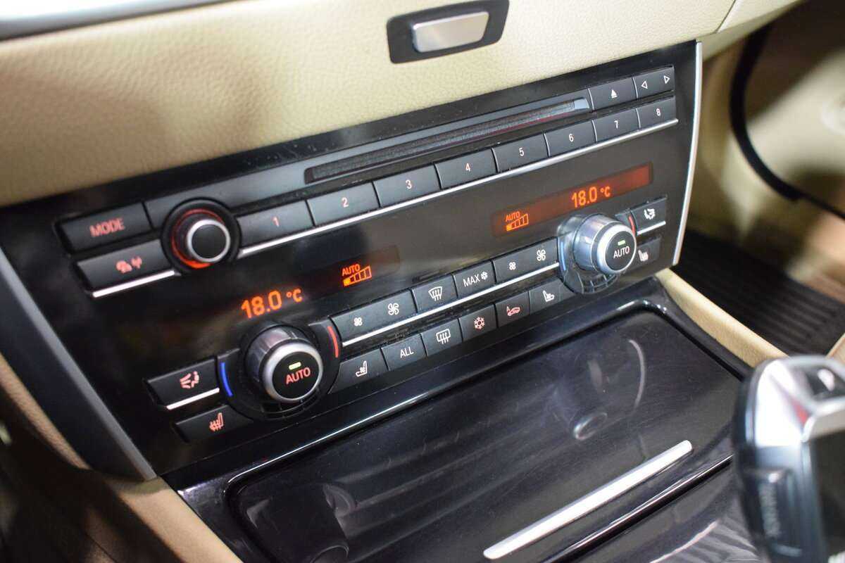 BMW 5 серии с пробегом — 2011 год. Фото: #24