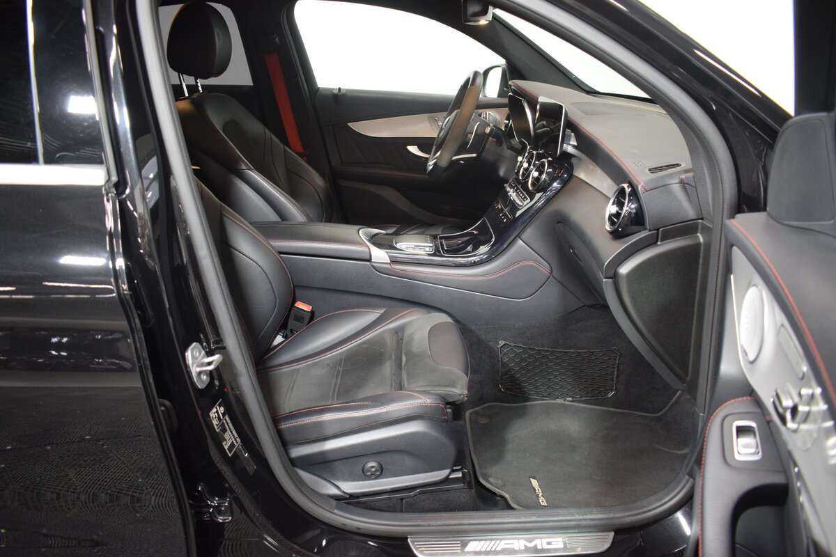 Mercedes-Benz GLC Coupe AMG с пробегом — 2020 год. Фото: #11