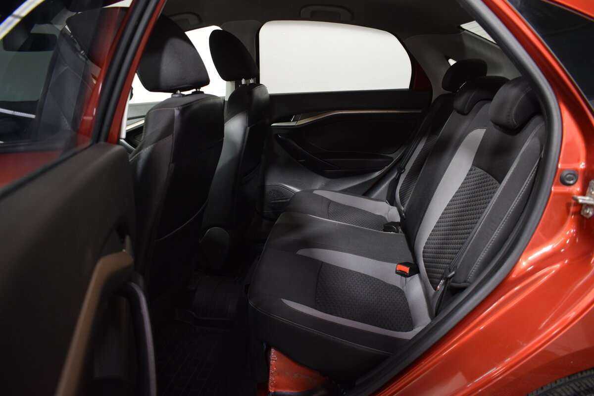 Lada (ВАЗ) Vesta с пробегом — 2016 год. Фото: #9