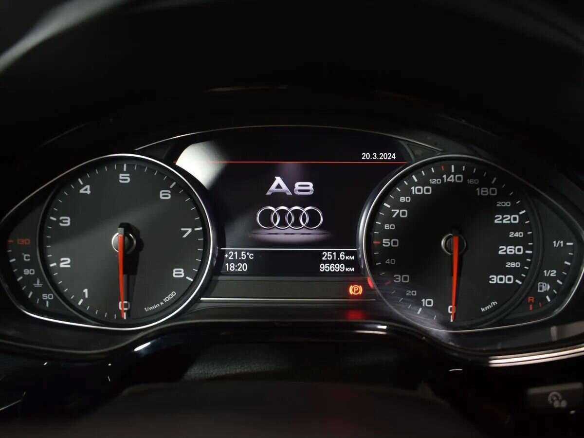 Audi A8 с пробегом — 2015 год. Фото: #11