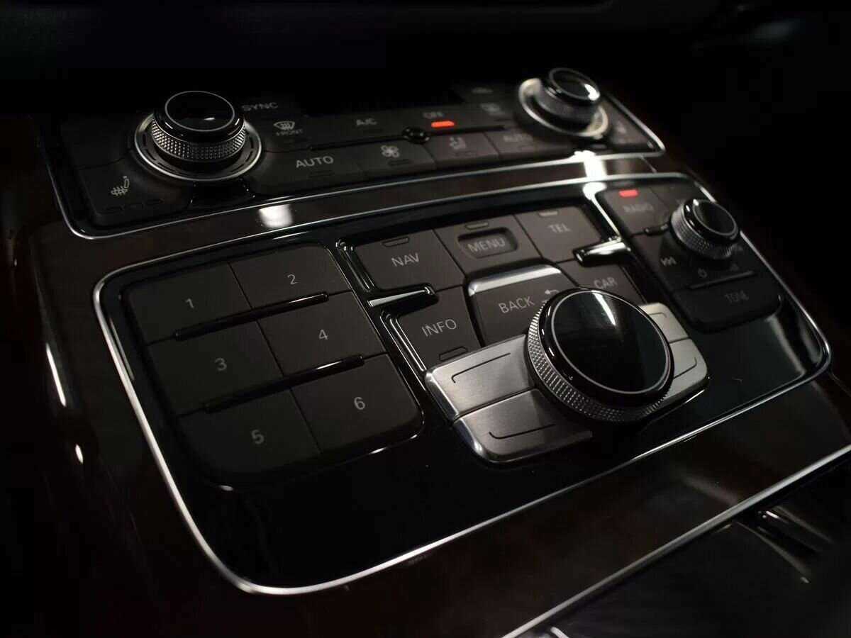 Audi A8 с пробегом — 2015 год. Фото: #19