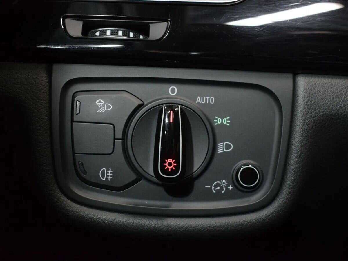 Audi A8 с пробегом — 2015 год. Фото: #25