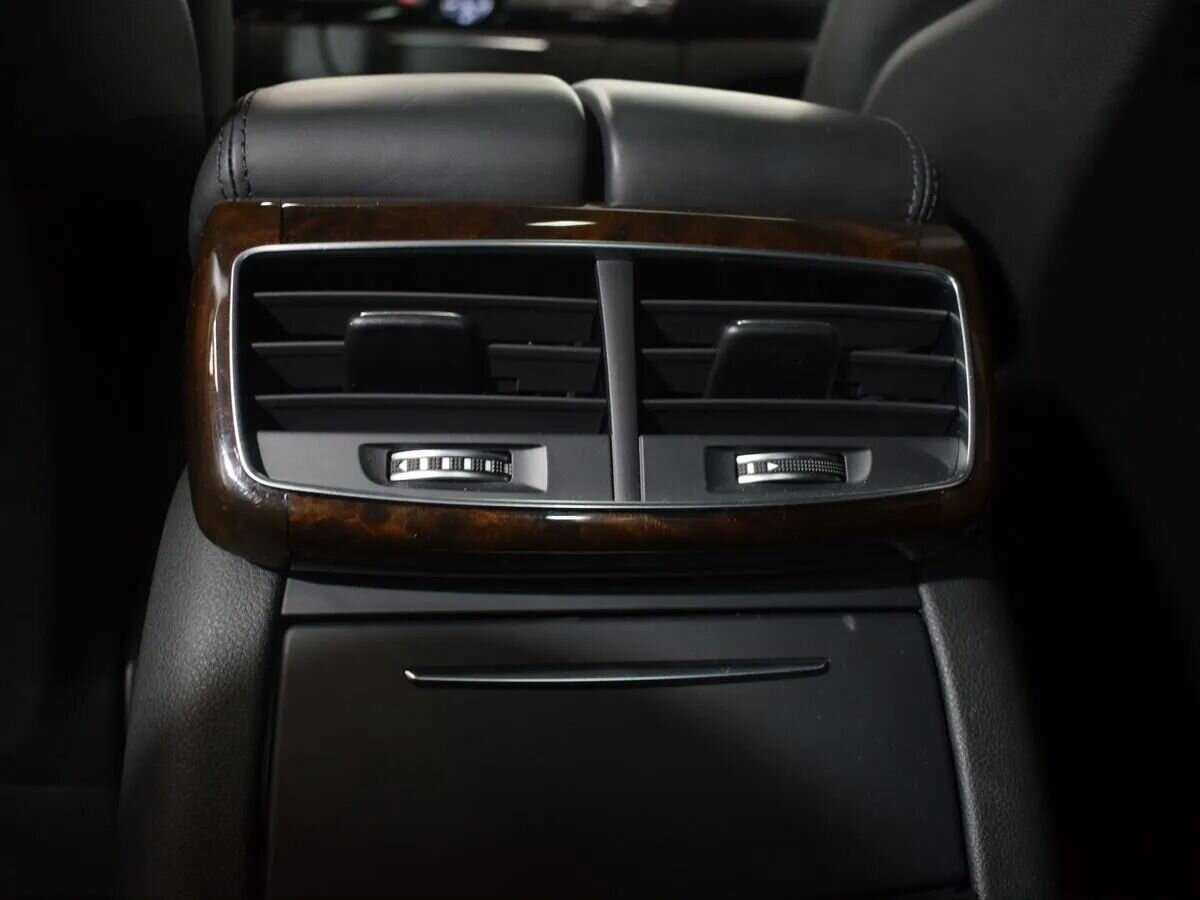 Audi A8 с пробегом — 2015 год. Фото: #26