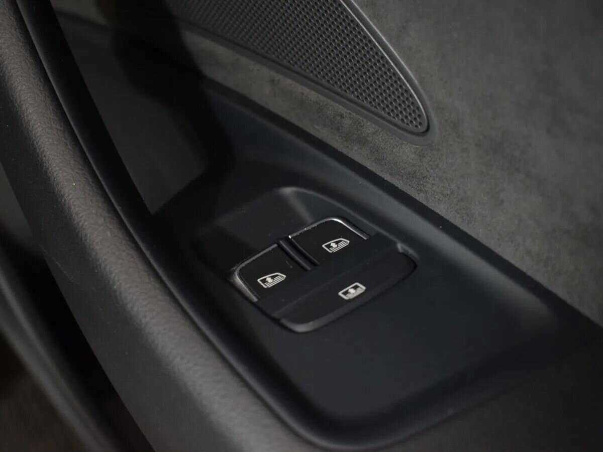 Audi A8 с пробегом — 2015 год. Фото: #30