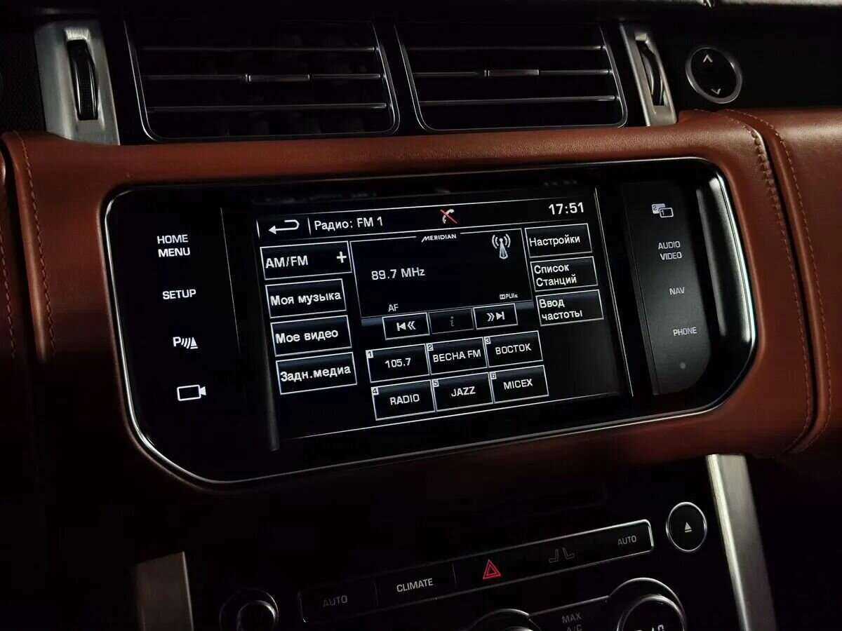 Land Rover Range Rover с пробегом — 2015 год. Фото: #16