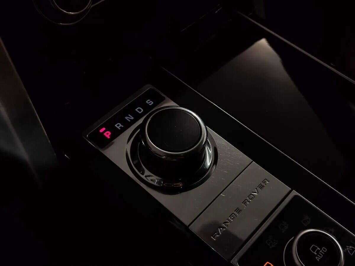 Land Rover Range Rover с пробегом — 2015 год. Фото: #25