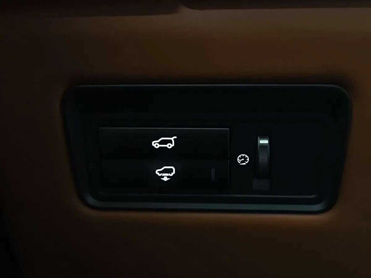 Land Rover Range Rover с пробегом — 2015 год. Фото: #31