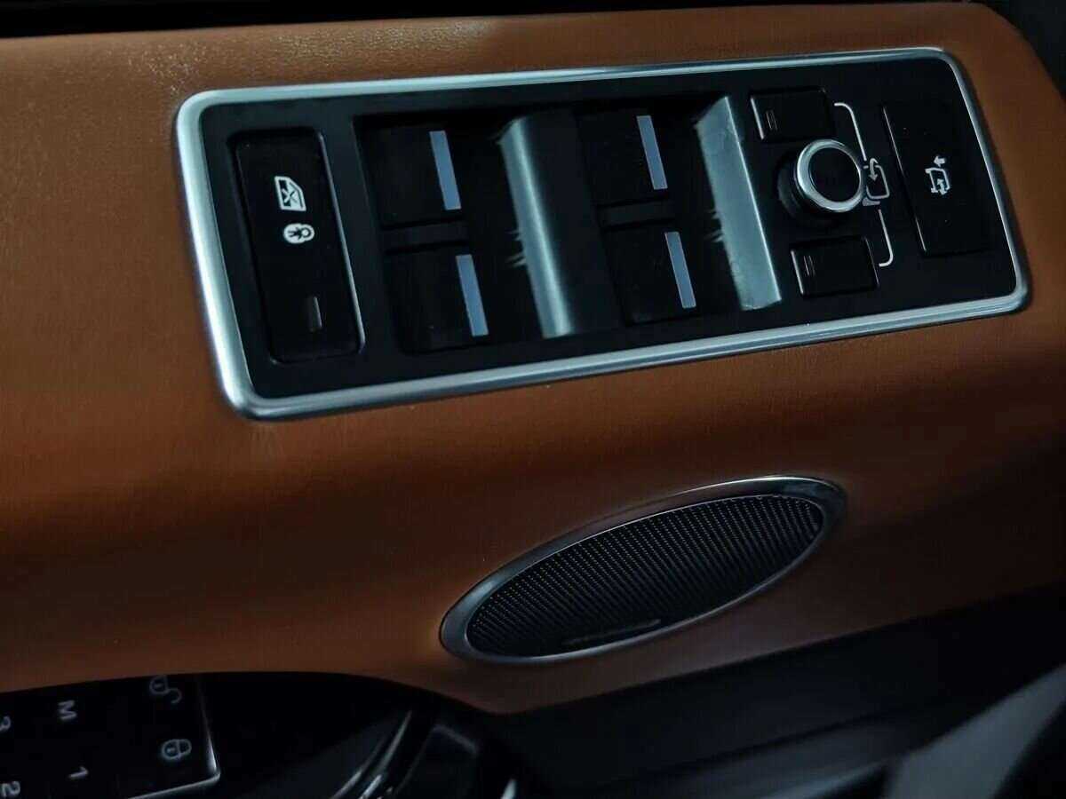 Land Rover Range Rover с пробегом — 2015 год. Фото: #33