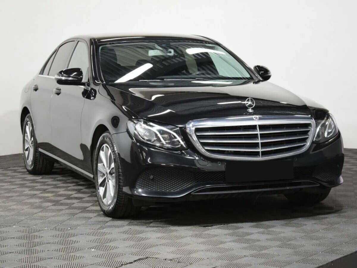 Mercedes-Benz E-Класс с пробегом — 2019 год. Фото: #2
