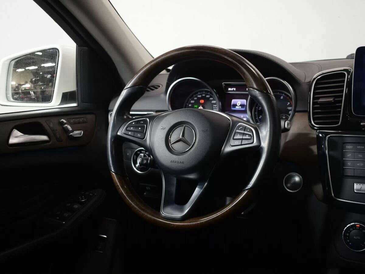 Mercedes-Benz GLE Coupe с пробегом — 2017 год. Фото: #9