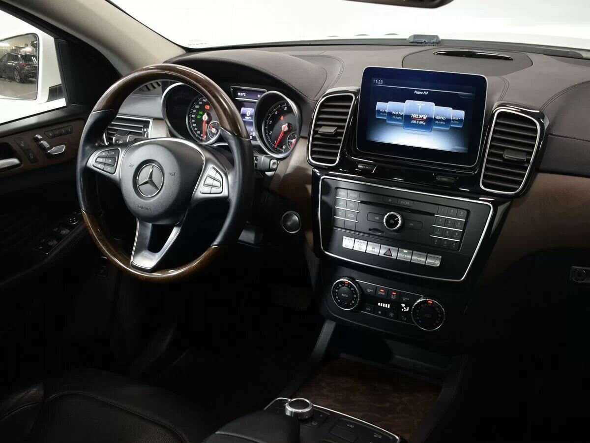 Mercedes-Benz GLE Coupe с пробегом — 2017 год. Фото: #10