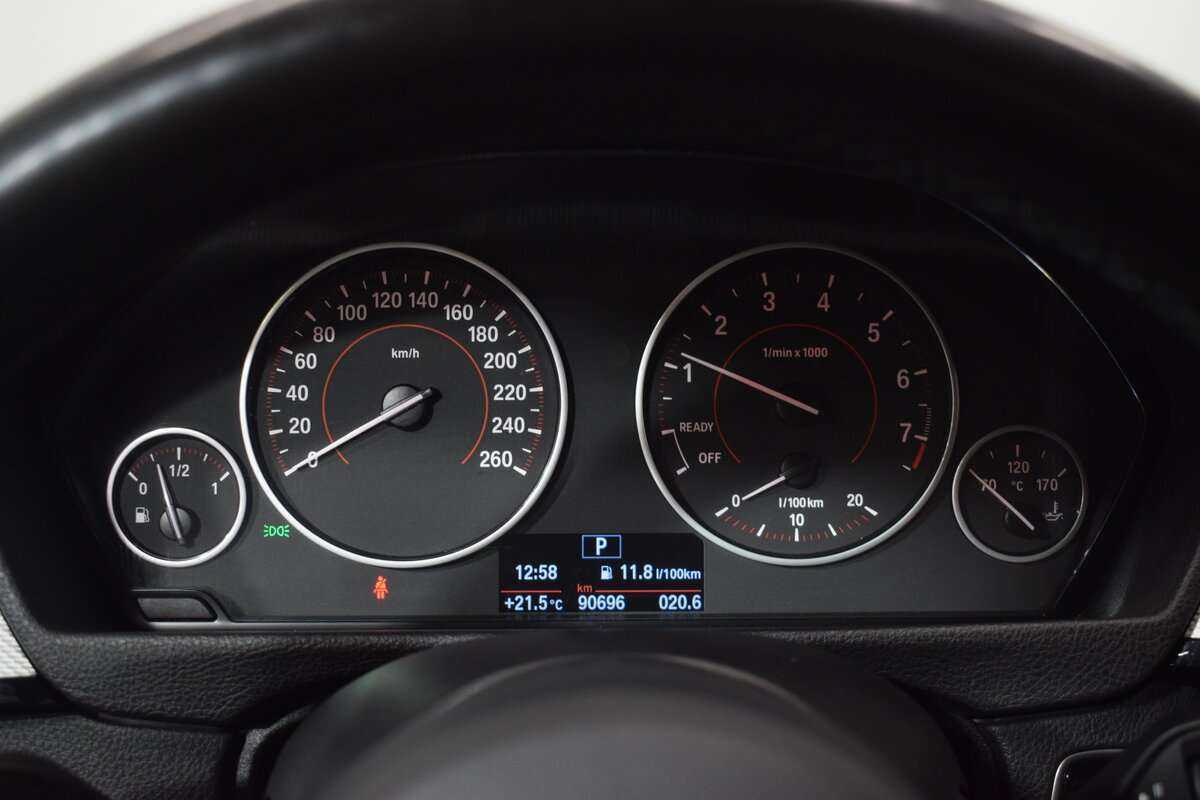 BMW 3 серии с пробегом — 2018 год. Фото: #16