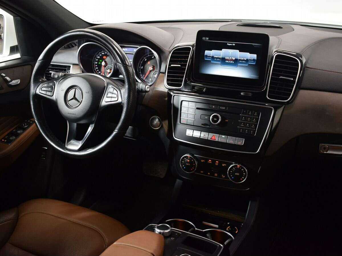 Mercedes-Benz GLE Coupe с пробегом — 2016 год. Фото: #10