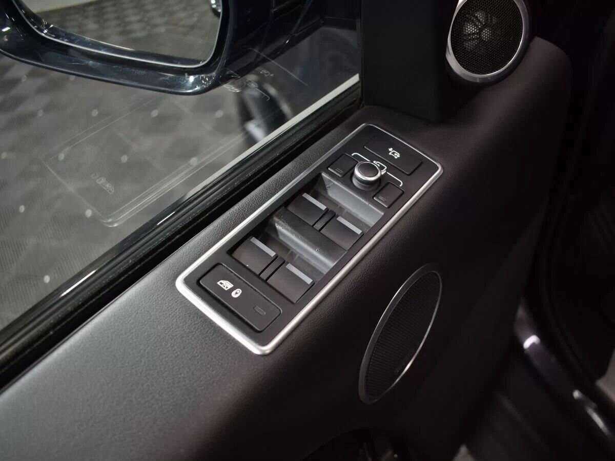 Land Rover Range Rover с пробегом — 2016 год. Фото: #12