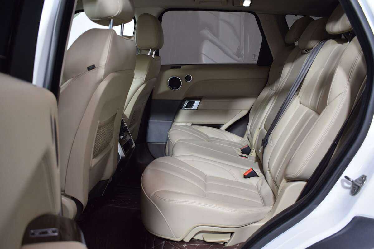 Land Rover Range Rover Sport с пробегом — 2015 год. Фото: #16