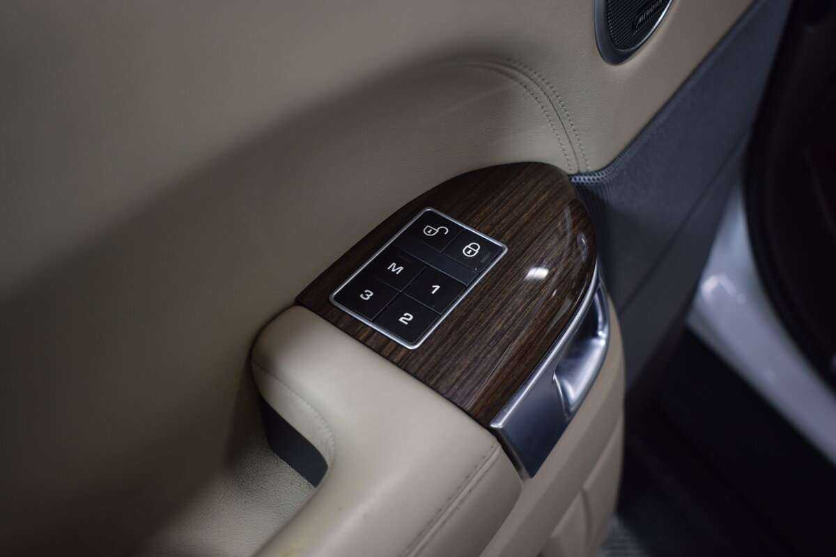 Land Rover Range Rover Sport с пробегом — 2015 год. Фото: #17