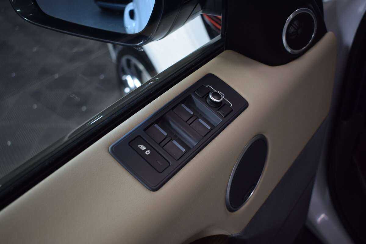 Land Rover Range Rover Sport с пробегом — 2015 год. Фото: #18