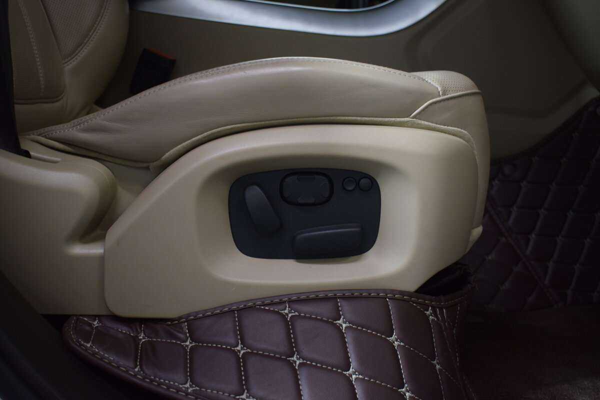 Land Rover Range Rover Sport с пробегом — 2015 год. Фото: #21