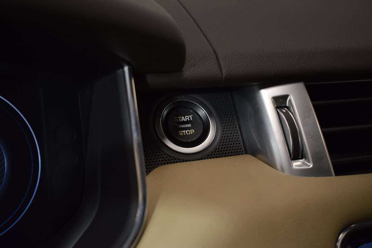 Land Rover Range Rover Sport с пробегом — 2015 год. Фото: #27