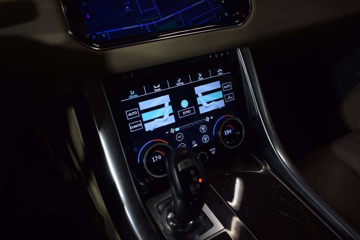 Land Rover Range Rover Sport с пробегом — 2015 год. Фото: #31