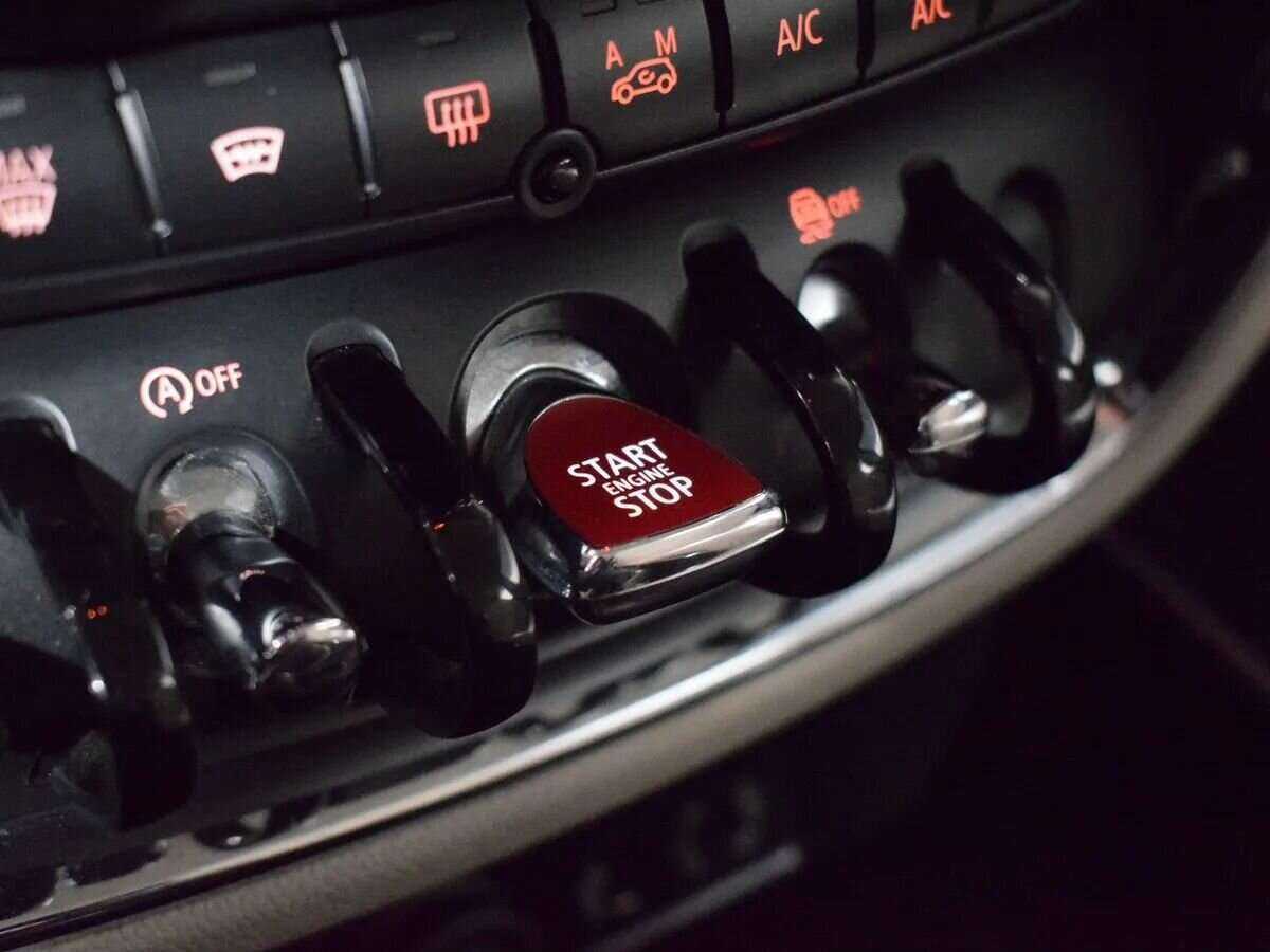 Mini Clubman с пробегом — 2017 год. Фото: #17