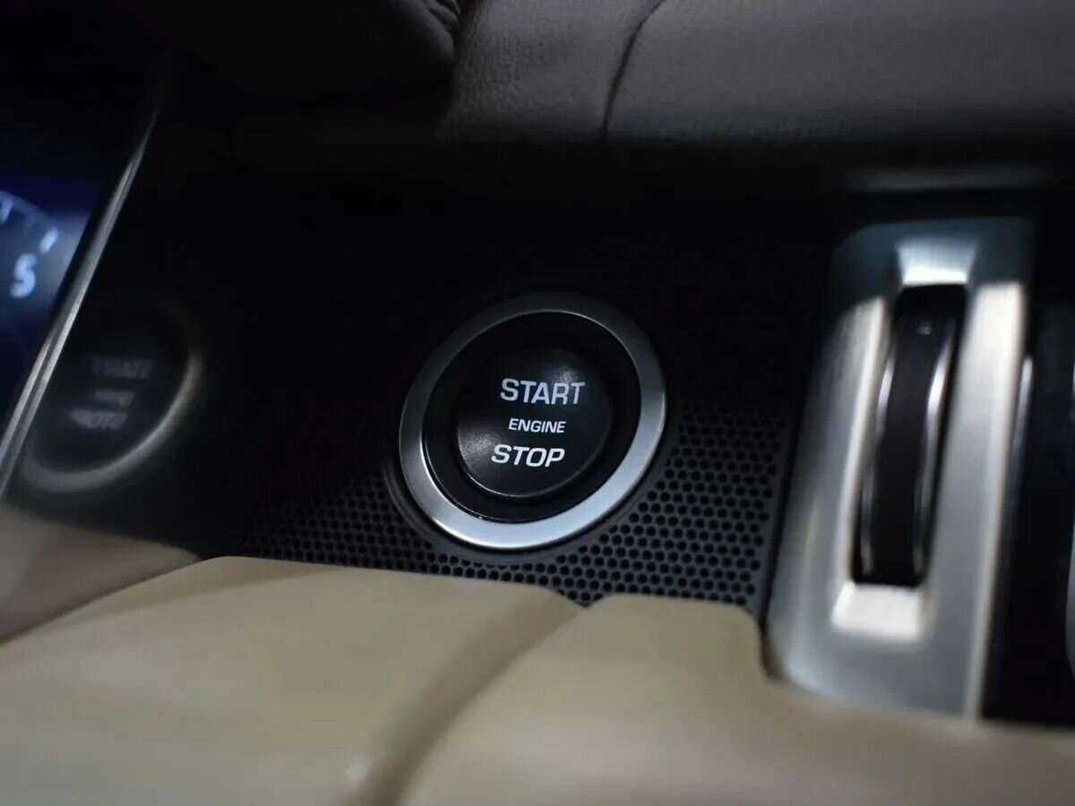 Land Rover Range Rover с пробегом — 2019 год. Фото: #16