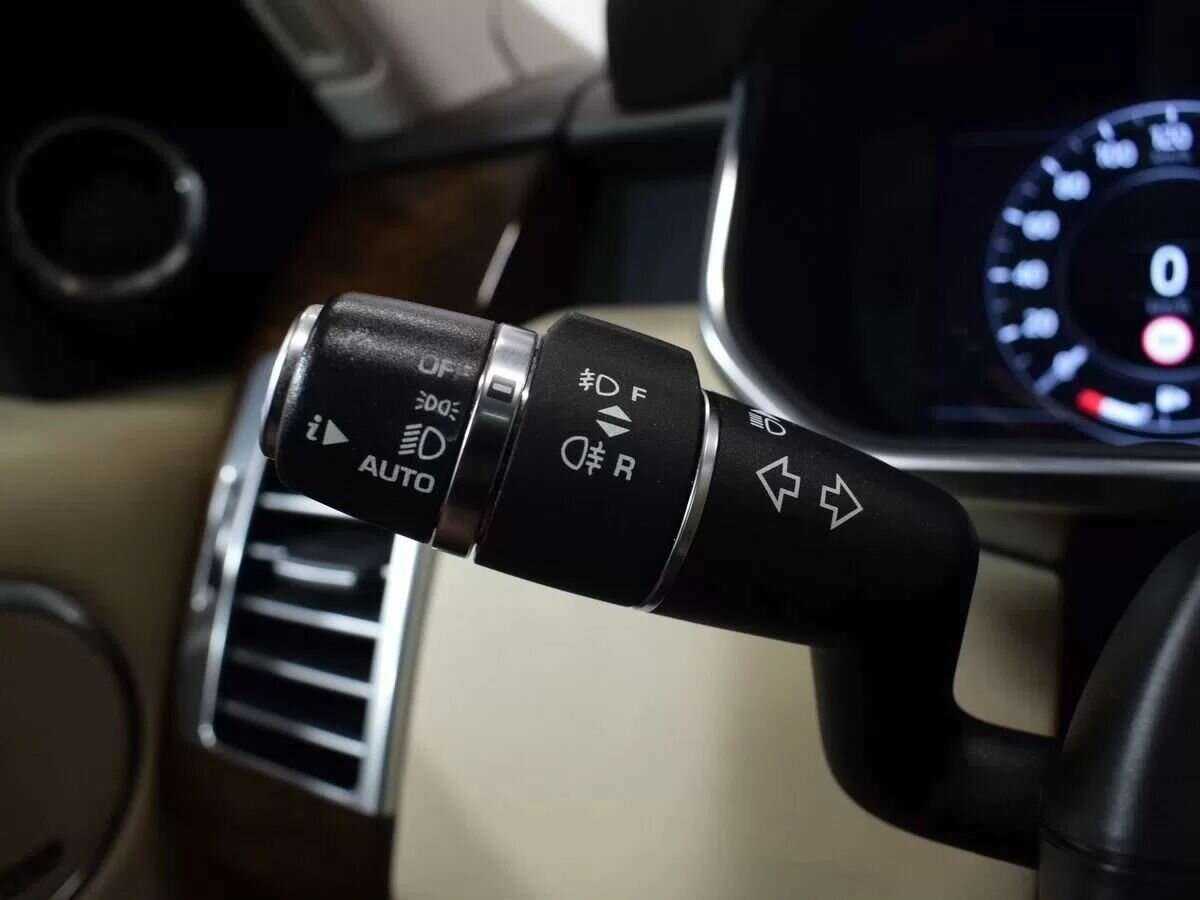 Land Rover Range Rover с пробегом — 2019 год. Фото: #17