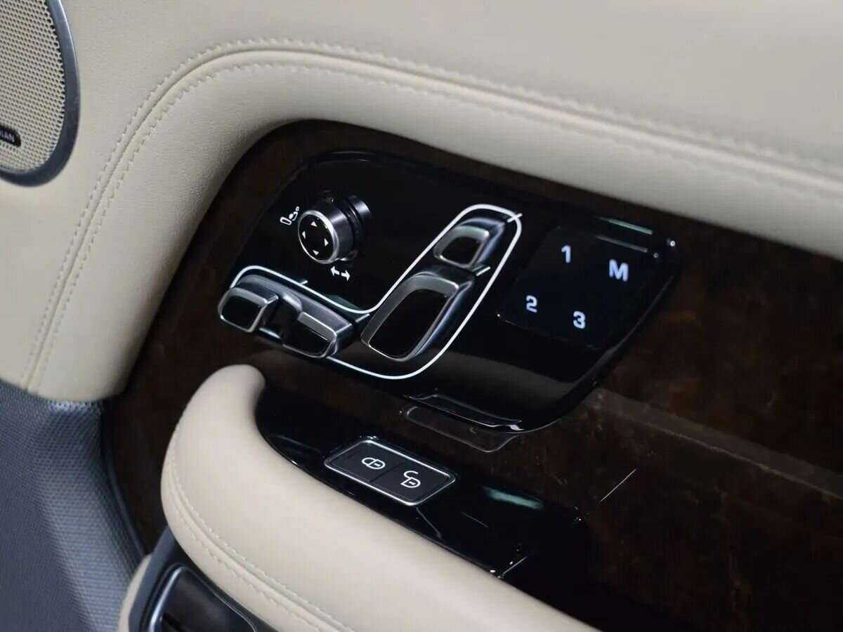 Land Rover Range Rover с пробегом — 2019 год. Фото: #26