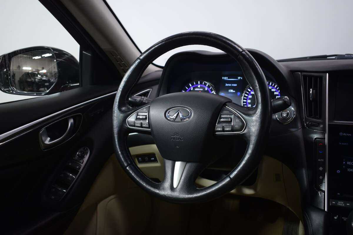 Infiniti Q50 с пробегом — 2015 год. Фото: #10