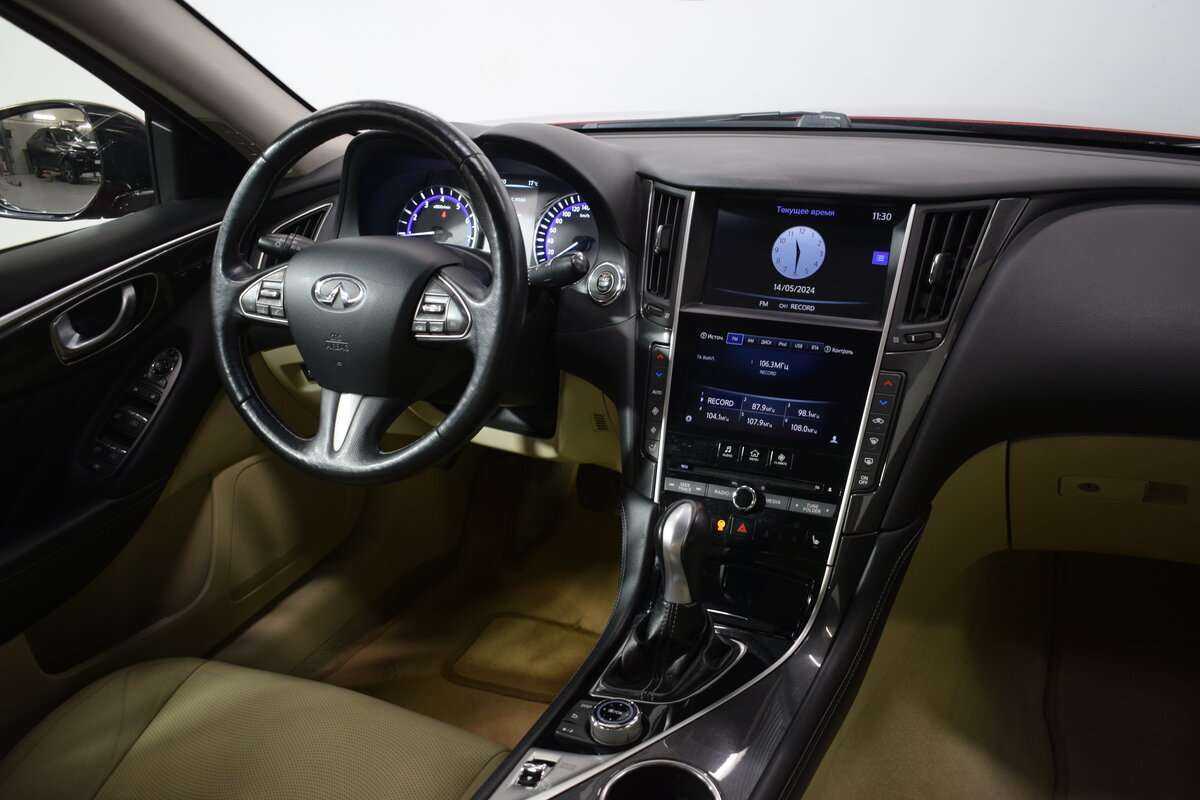 Infiniti Q50 с пробегом — 2015 год. Фото: #11