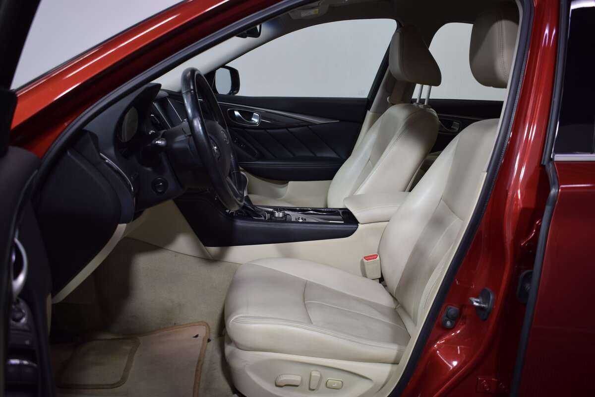 Infiniti Q50 с пробегом — 2015 год. Фото: #14