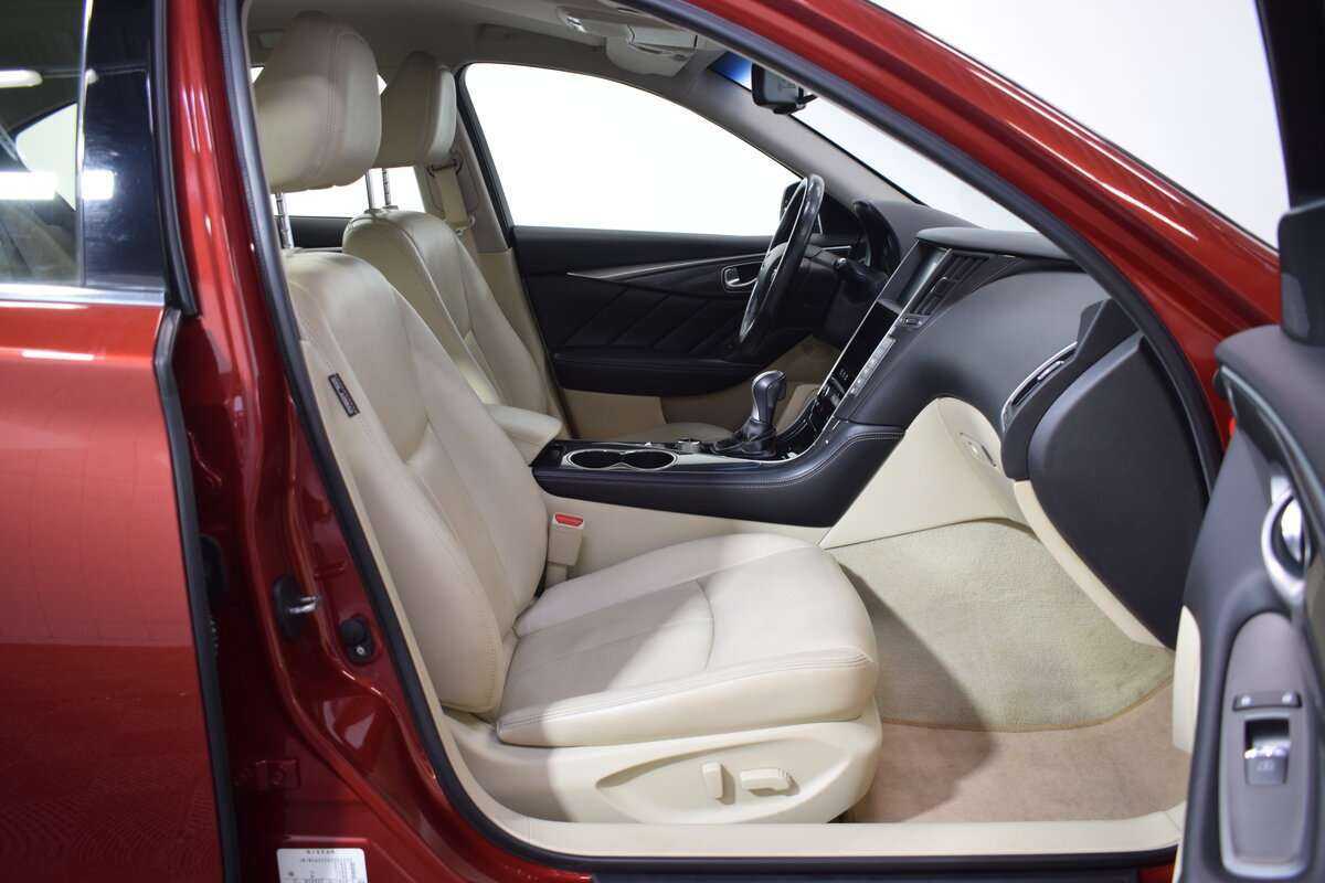 Infiniti Q50 с пробегом — 2015 год. Фото: #20