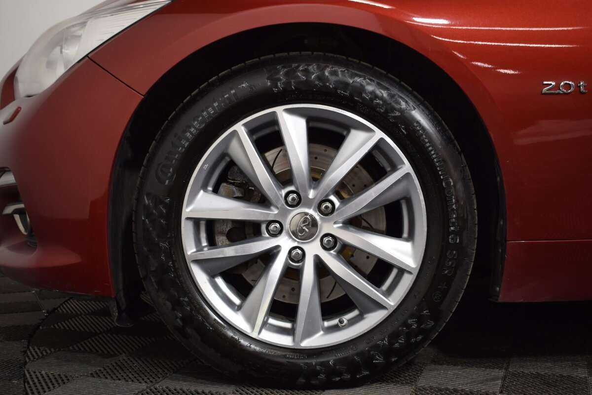 Infiniti Q50 с пробегом — 2015 год. Фото: #32