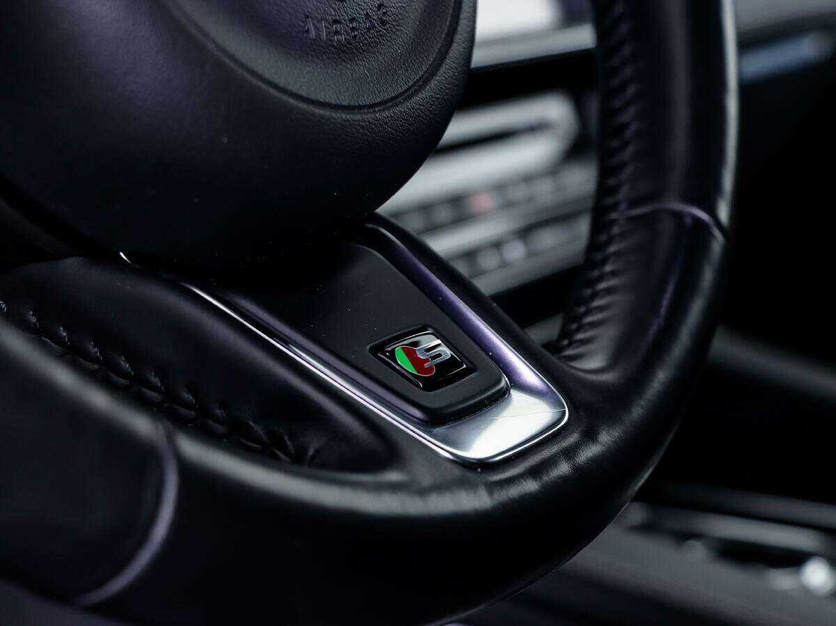 Jaguar F-Pace с пробегом — 2017 год. Фото: #11