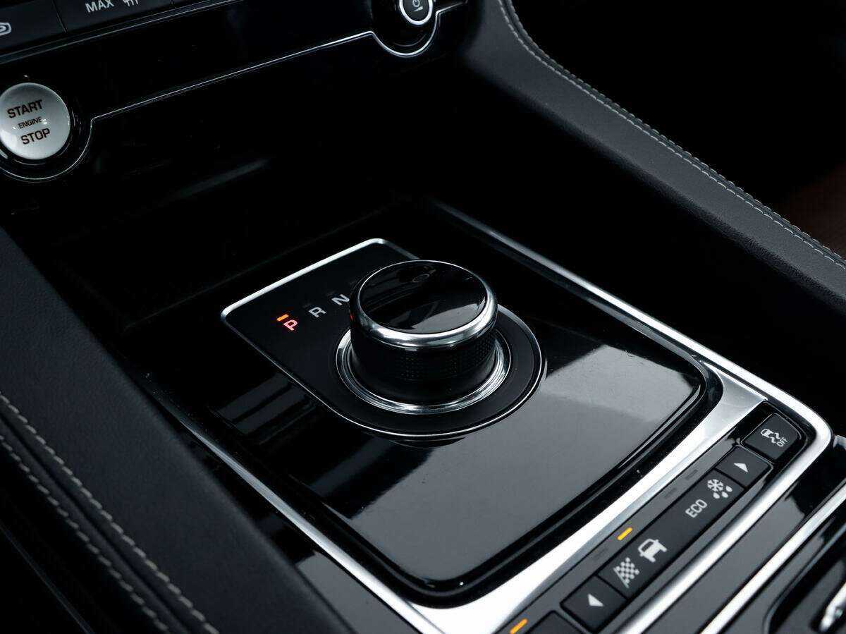 Jaguar F-Pace с пробегом — 2017 год. Фото: #19