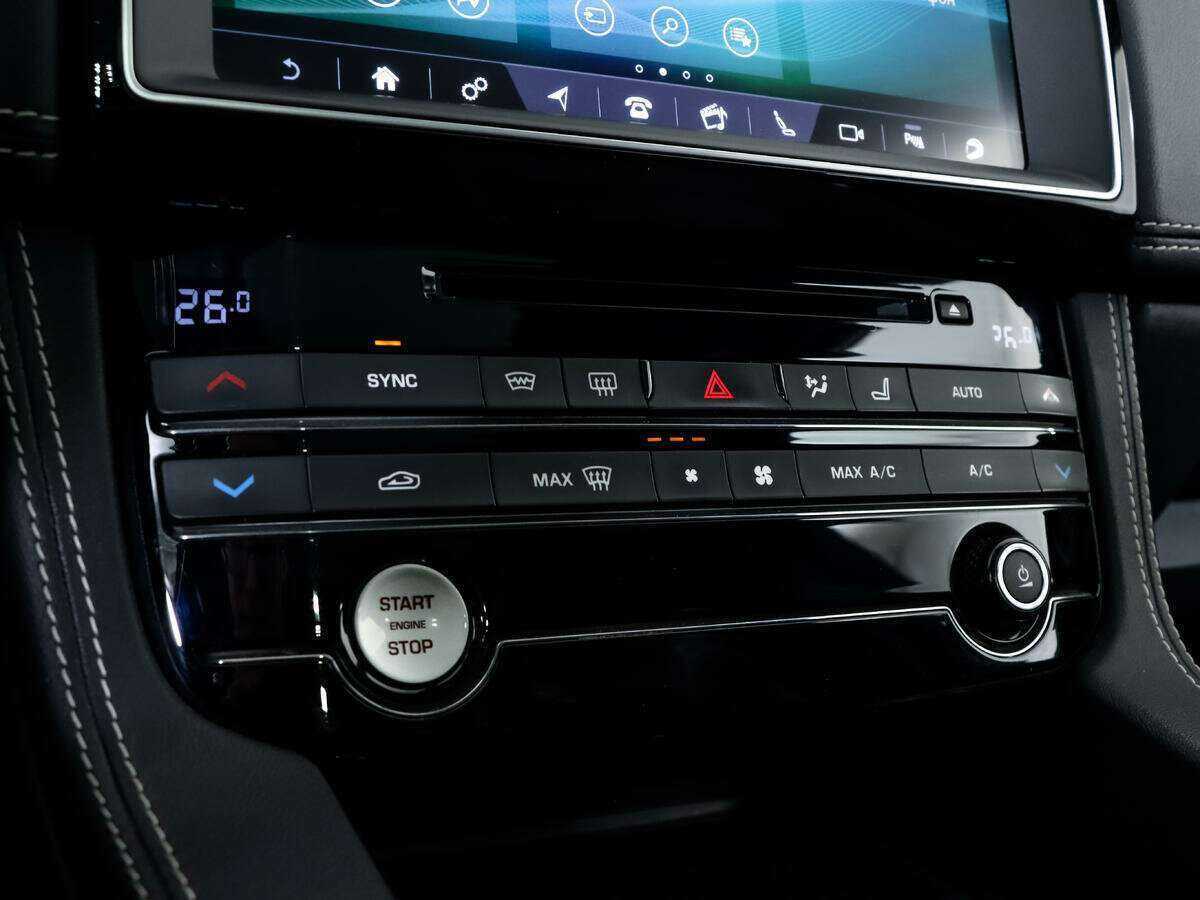 Jaguar F-Pace с пробегом — 2017 год. Фото: #21