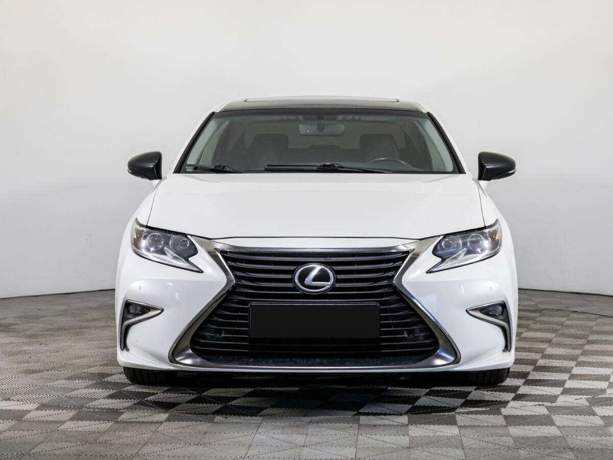 Lexus ES с пробегом — 2018 год. Фото: #1