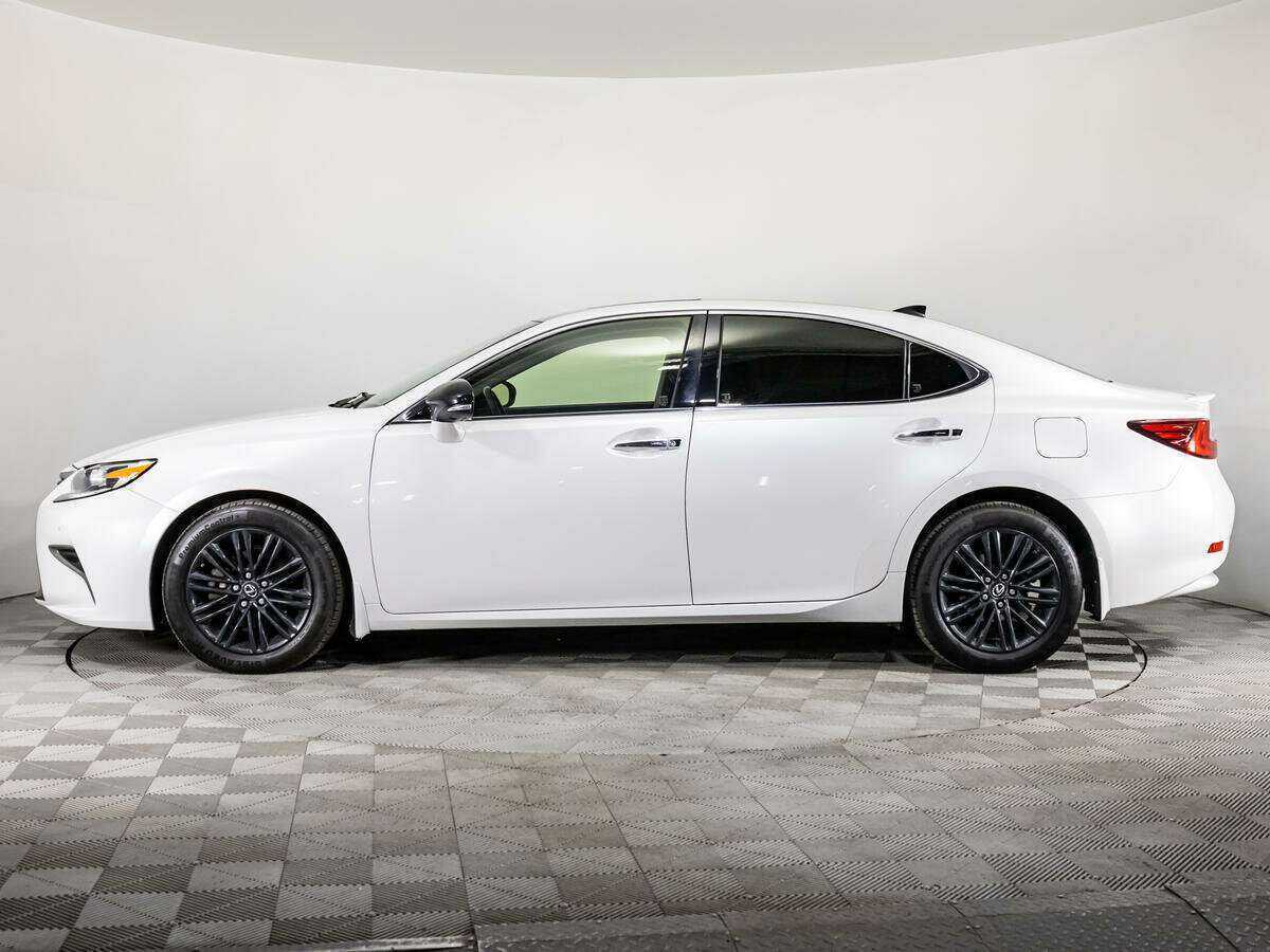 Lexus ES с пробегом — 2018 год. Фото: #7