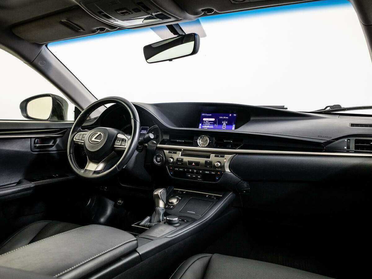 Lexus ES с пробегом — 2018 год. Фото: #8