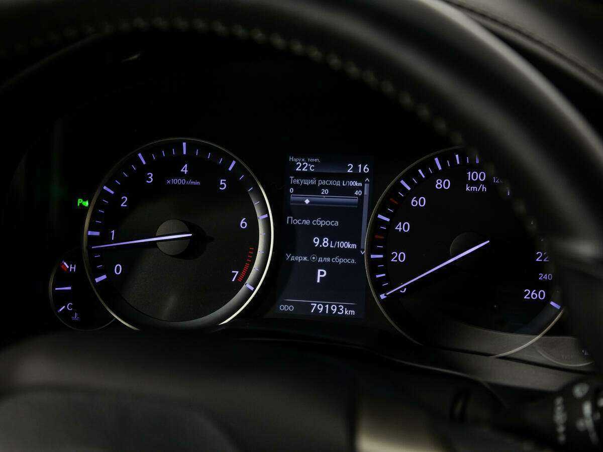 Lexus ES с пробегом — 2018 год. Фото: #11