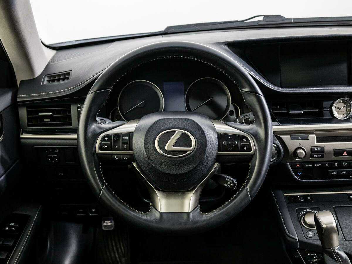 Lexus ES с пробегом — 2018 год. Фото: #14
